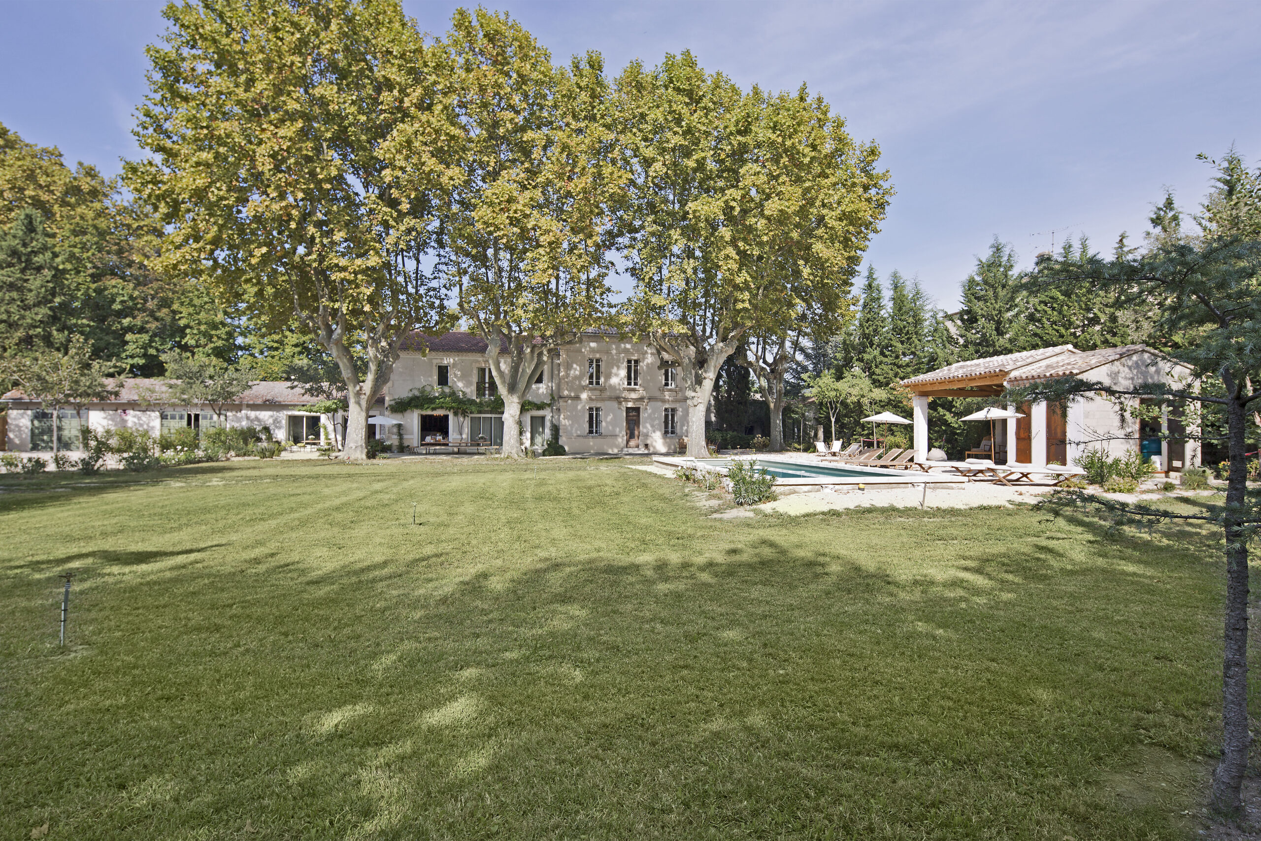 Location Mas de luxe Saint Laurent avec jardin à Cabannes | Mas Amor
