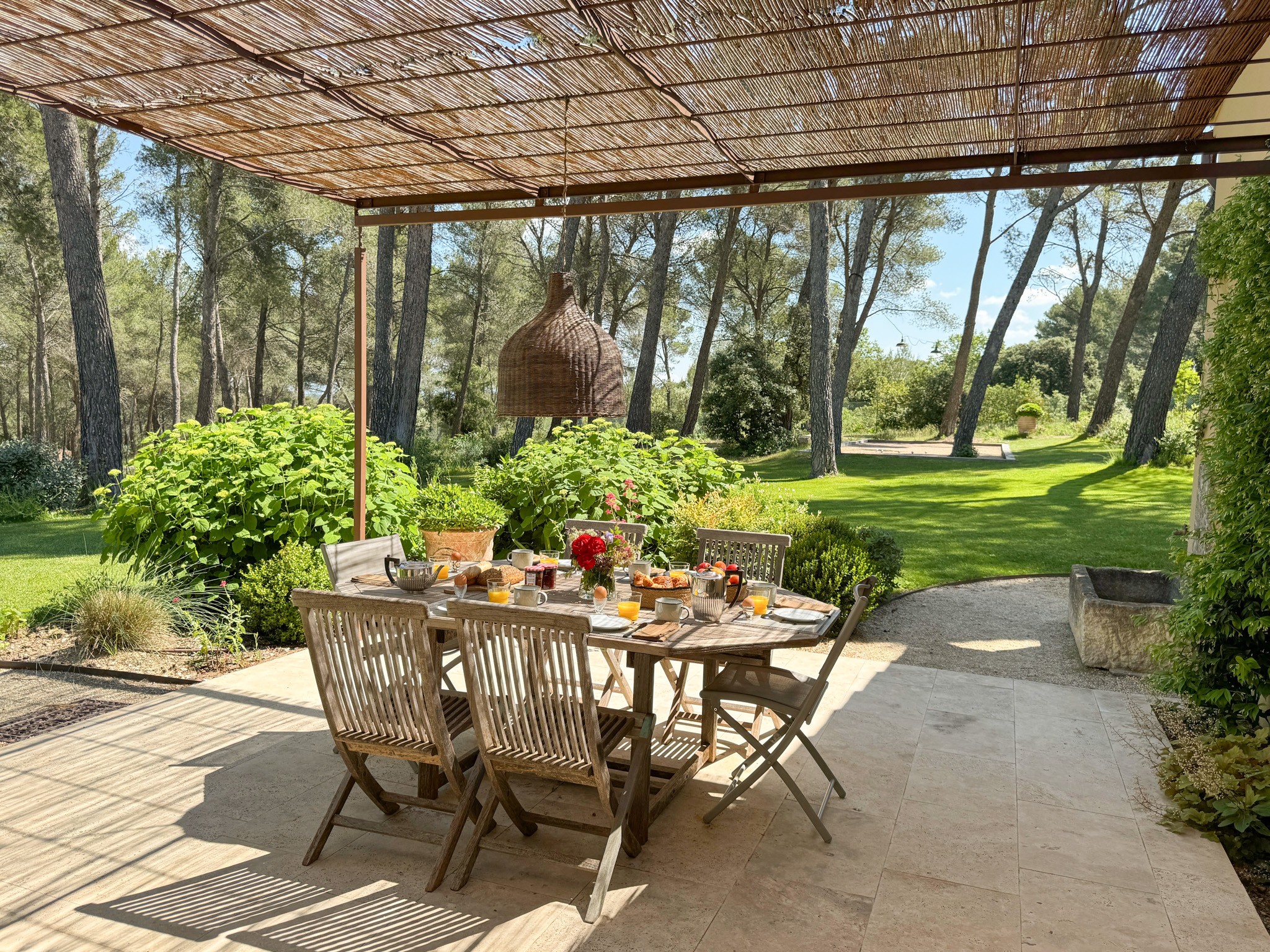 Terrasse vue sur la verdure