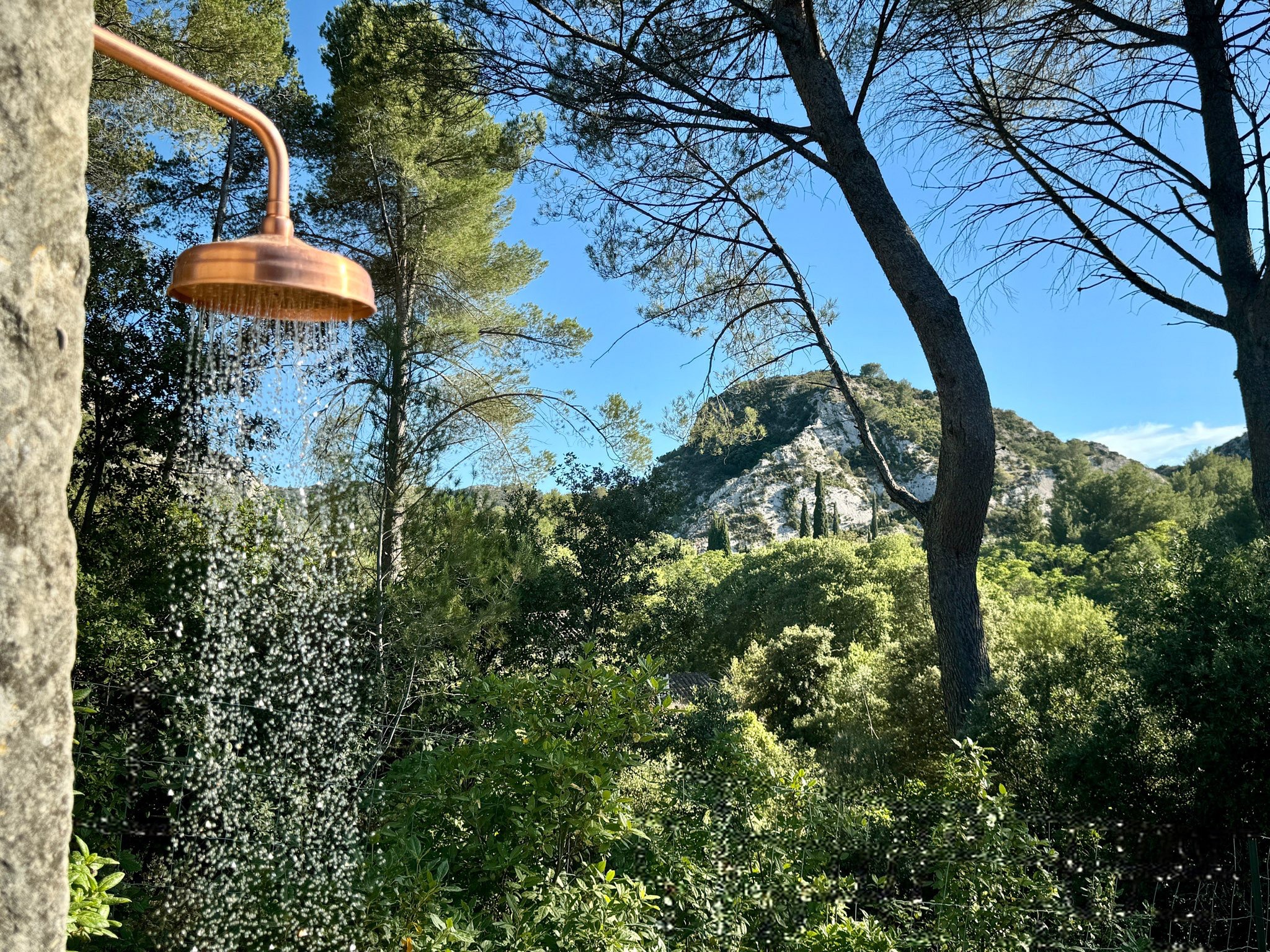 Douche extérieur au Mas de Rampale maison provence